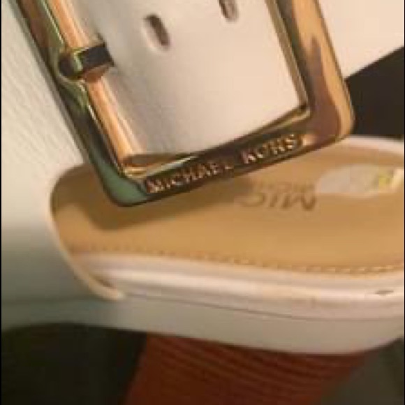 New with tags Micheal kors size 6 regular price $120 yours today for $80 - Picture 3 of 5